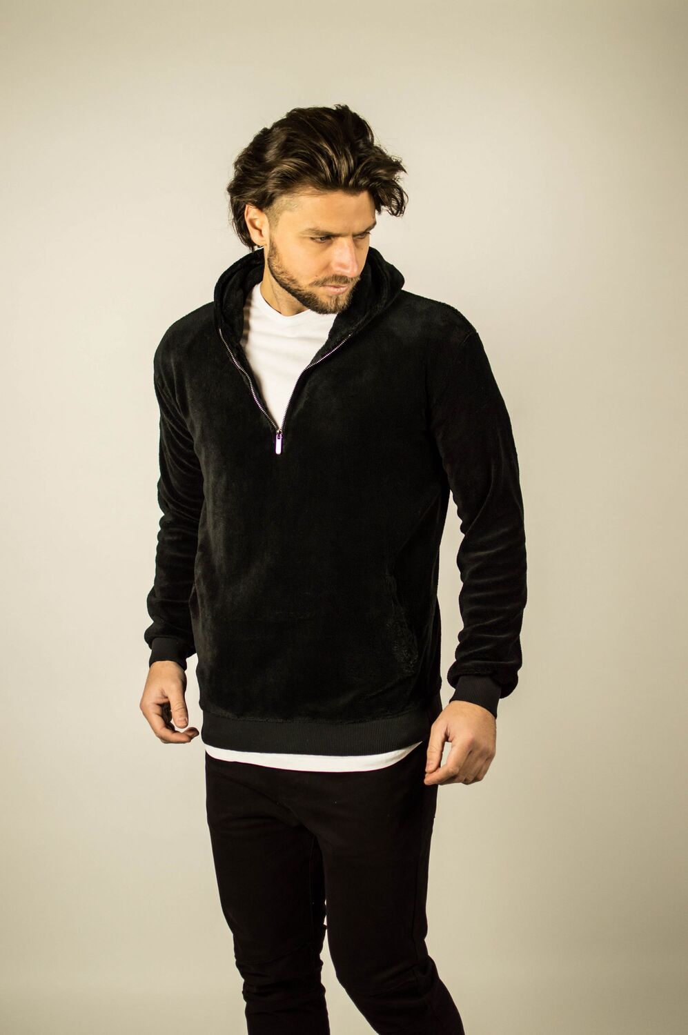 FLEECE ΜΕ ΚΟΥΚΟΥΛΑ ΚΑΙ ΦΕΡΜΟΥΑΡ ΜΑΥΡΟ